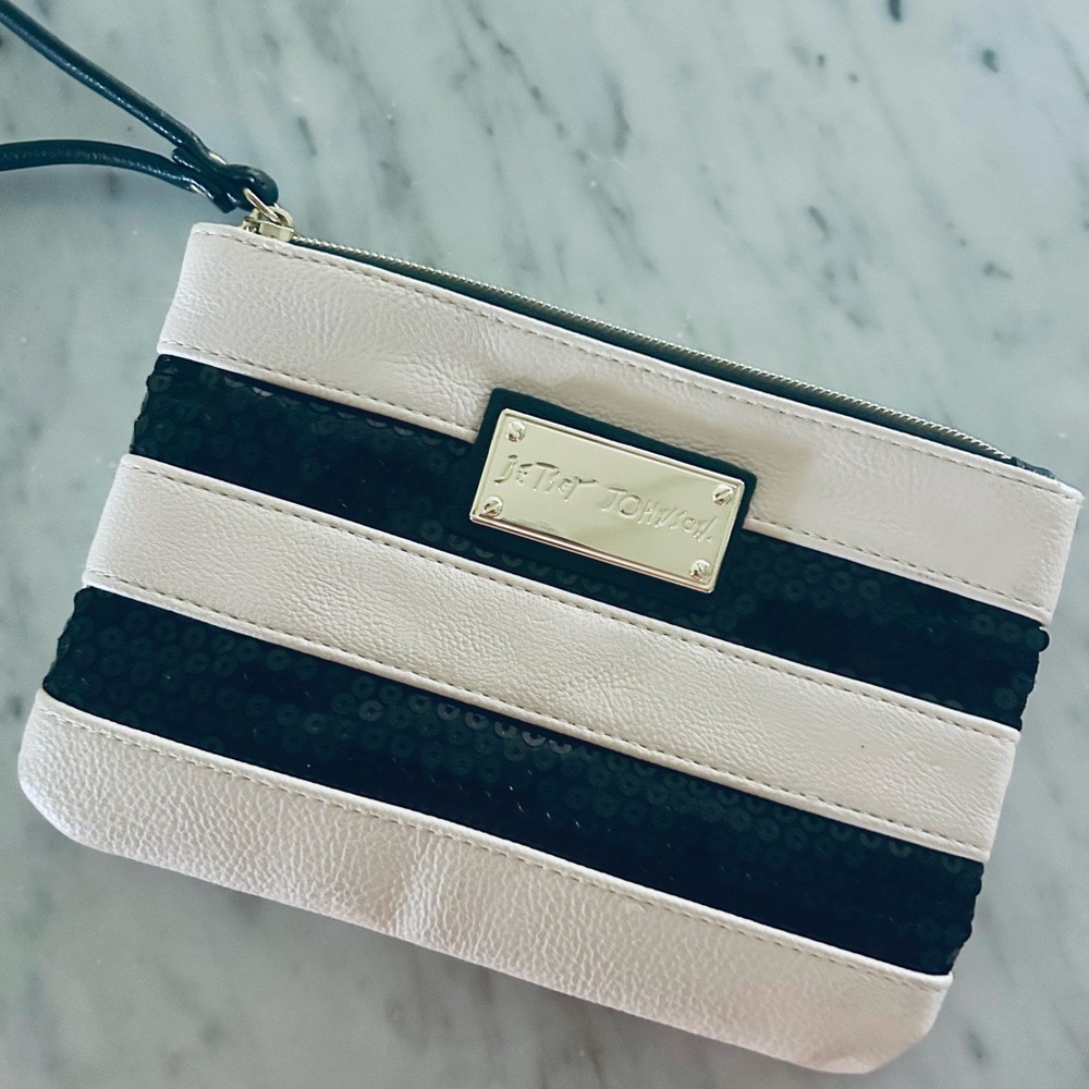 Betsey Johnson Clutch OS